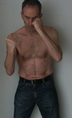 wrestlerswrestlingphotos:  hot blue jeans dad street fighter GlobalFight personals