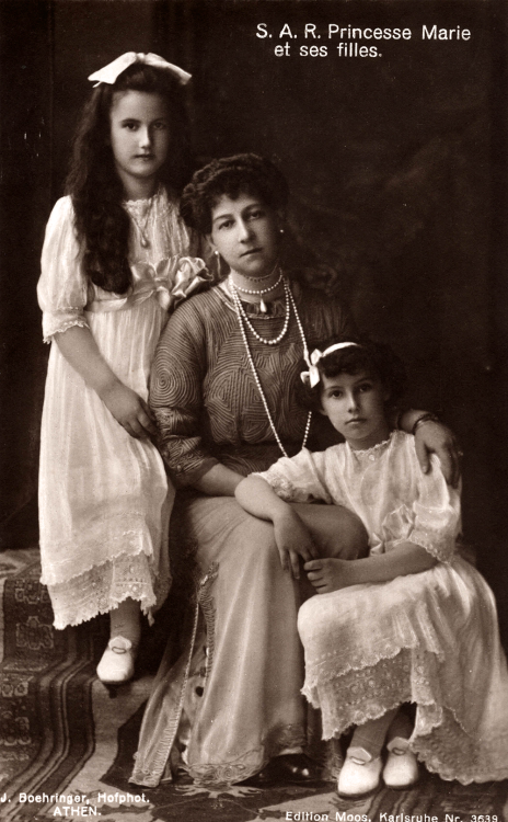 Maria Georgievna, Princess of Greece, with her daughters Nina and Xenia.