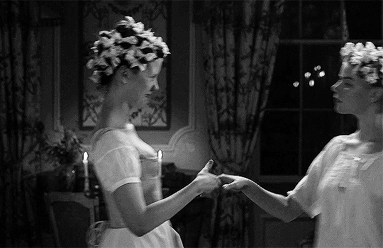 frodo-baggins:Anya Taylor Joy and Mia Goth in Emma. (2020) dir. Autumn de Wilde