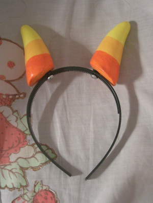 eeee horns are here look at how beautiful they are 