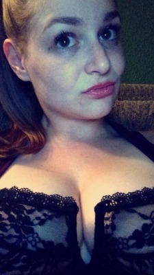 somethingsluttythiswaycums:  My boobs look bigger when I lay on the couch like a man. I likey.