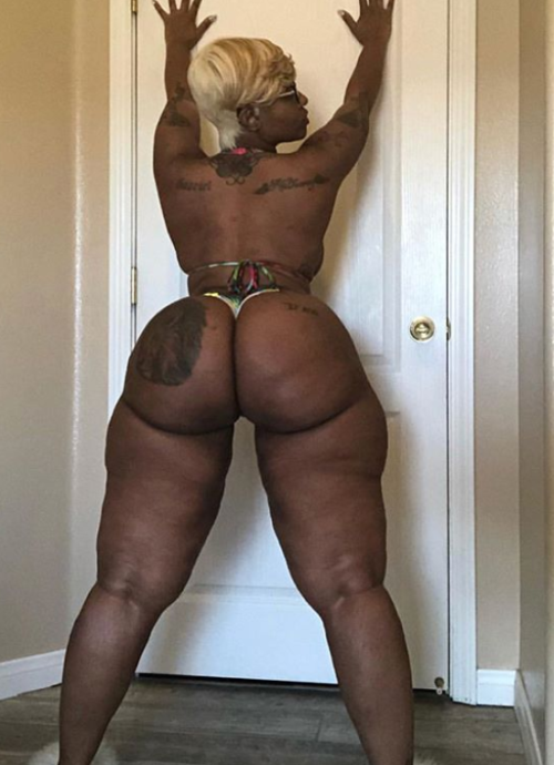 bettercallsaulbb:  Cherokee is 41 now but still got that ass.