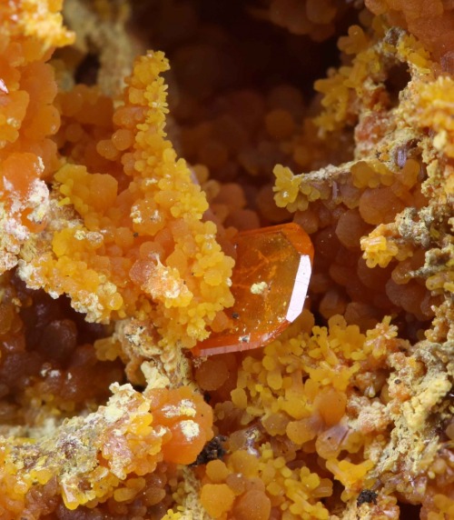 vugnasmineralblog: Wulfenite With Mimetite Plaka Mines, Plaka, Lavrion District, Attiki Prefecture, 