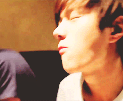 eteru:  7/∞ reasons to love Kim myungsoo → his eating is the most precious thing