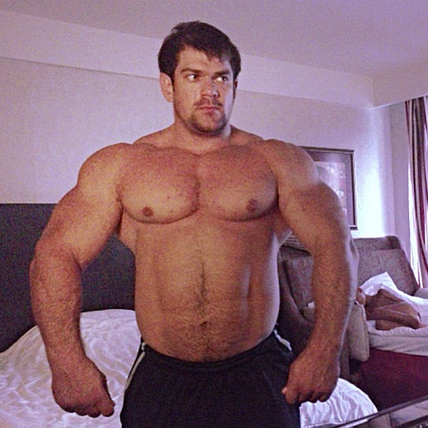 bigjoetex:  Big manly Russian bull Ruslan Bogatyrev 