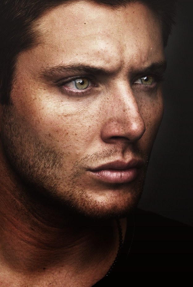 buzzfeed:  hi-hello-attractive-person:  Freckles, y’all.  This is important. 