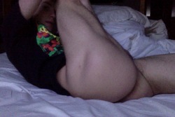 trjoel:getting in that v-day position