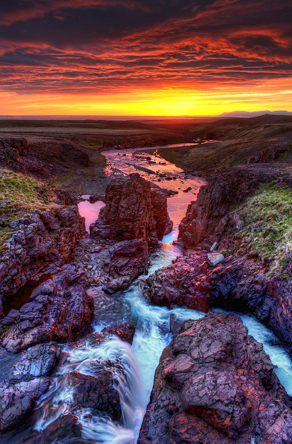 neptunesbounty:  The Solstice by Stuck in Customs on Flickr. 