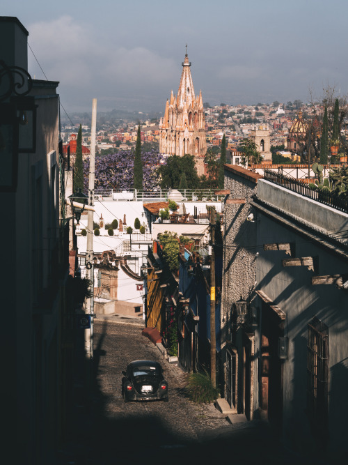 Exploring the streets of San Miguel de Allende 