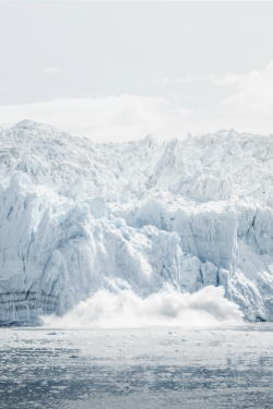 cknd:    Hubbard Glacier     by Nicholas