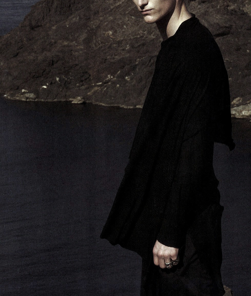 afvan:  &lsquo;Austere Summer&rsquo;. ph by Sebastian Troncoso for Essential