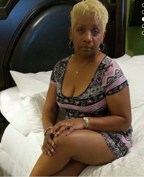 whatatyme2bealive: How would you like to be Banging this 56 year old cougar…  one Hott Damm G