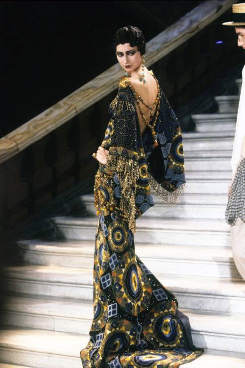 celebritycokenose: Christian Dior Spring/Summer, 1998 Haute Couture
