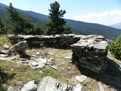 Roques/Pedres d´Auló (1780 m)Another Spanish Civil War memorial near Rialp (Pallars Sobirà, Cataloni