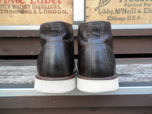 red-wing-shoes-taiwan:  Red Wing - Heritage Work, Chukka, #3141 in Briar “Oil Slick” leather. Official Red Wing Shoes Taiwan Website:http://redwingshoestw.com/site/index.php銷售店點：http://redwingshoestw.com/site/stores.index.php   Image Source: