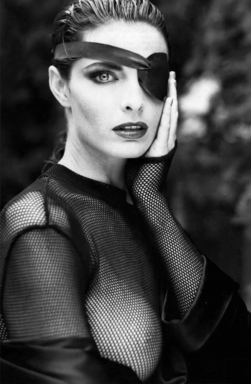 noolvidensusobjetospersonales: Joan Severance by Roberto Rocco, 1990