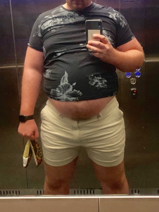 overfedcub:  It was hot so I went and bought ice cream 🍨http://twitter.com/overfedcub