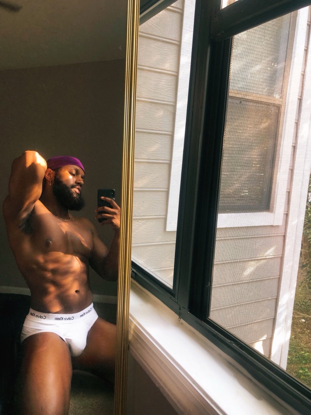 nextlevelwithnate:Quarantine and chilling in my Calvins 
