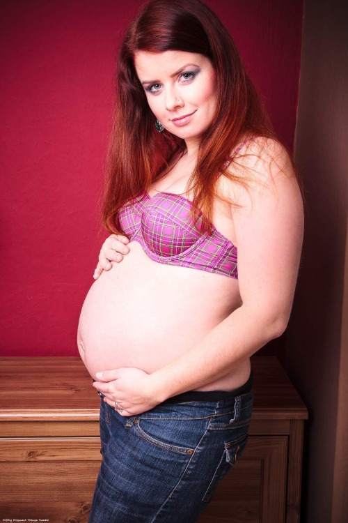 prettypreggiethings:  http://prettypreggiethings.tumblr.com/ @prettypreggiethings.tumblr.com  #pregnant #beautiful pregnant #pregnant nude 