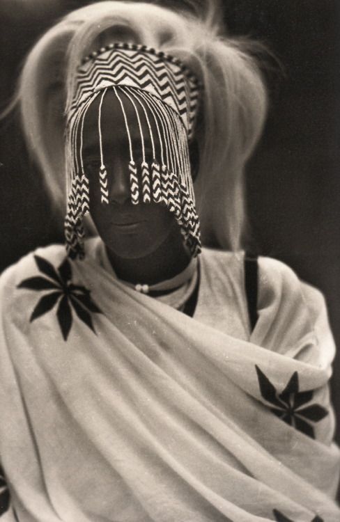 Tutsi people3. Tutsi hairstyle called amasunzu, 19235. Tutsi woman, 1957The Tutsi (/ˈtʊtsi/; Rwanda-