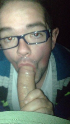 canadianfaggotslave:  Me sucking cock 