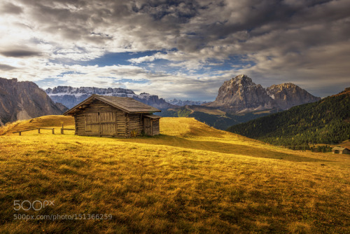 Small Hut at Seceda by poron