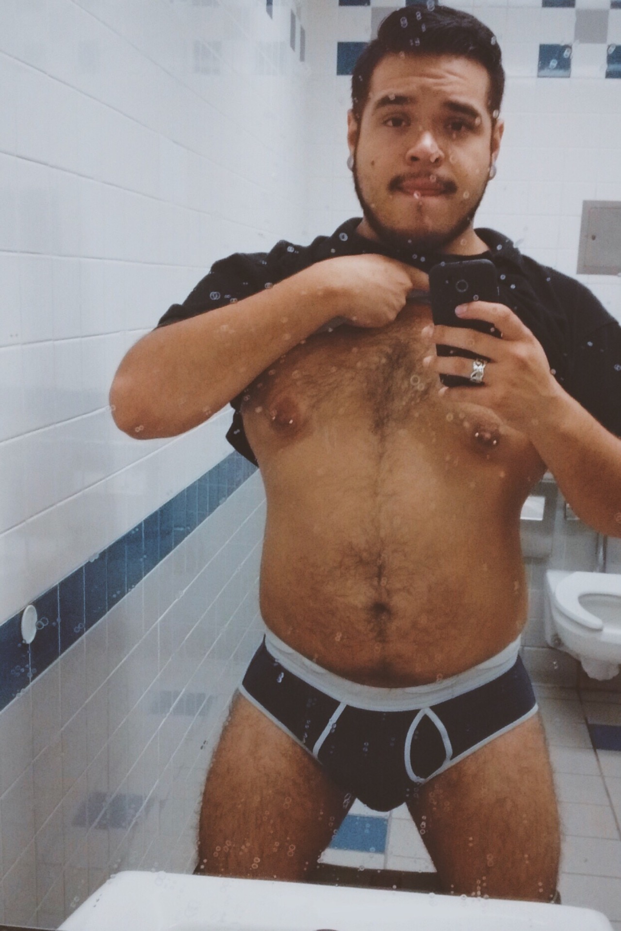 jairc-17: princexxbop:   the mirrors at work are just the dirtiest;  is it meant
