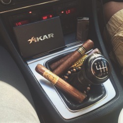 #Cigar #CigarHouston #TheWoodlandsTX #Xikar #CamachoCigar #CamachoCriollo #FonsecaCigar #CubanoLimitado