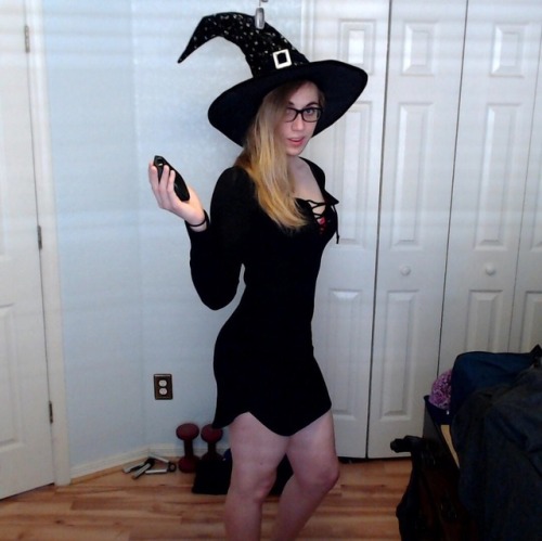 I went with the witches hat (^_^)