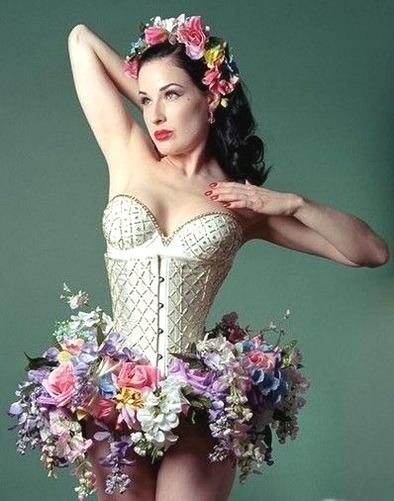 sexy-in-corset:  Corset
