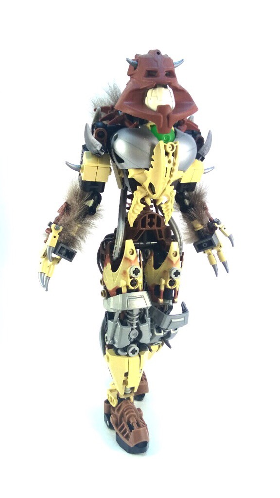 littletaggy:  According to the Bionicle Wikia, “it has been confirmed that female