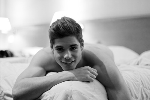 the-sexyboys:  Im debating whether I want this tumblr to be couples also. Tell me