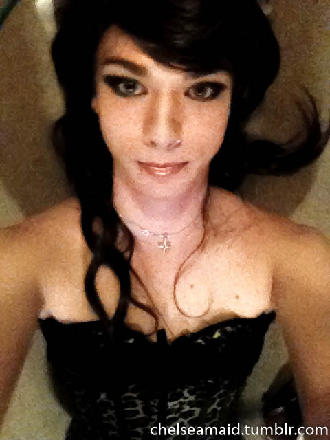 chelseamaid:  I lovee my corset :3~!So very much!   And I love how sexy you look on it ;-)