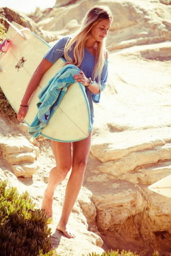 surfing-girls:  Surf Girl  Via definitecuties