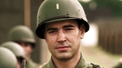 spockvarietyhour:Ron Livingston as Lewis Nixon in Band of Brothers