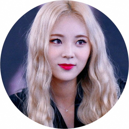 — jinsoul icon’s— like or reblog if you save/use 