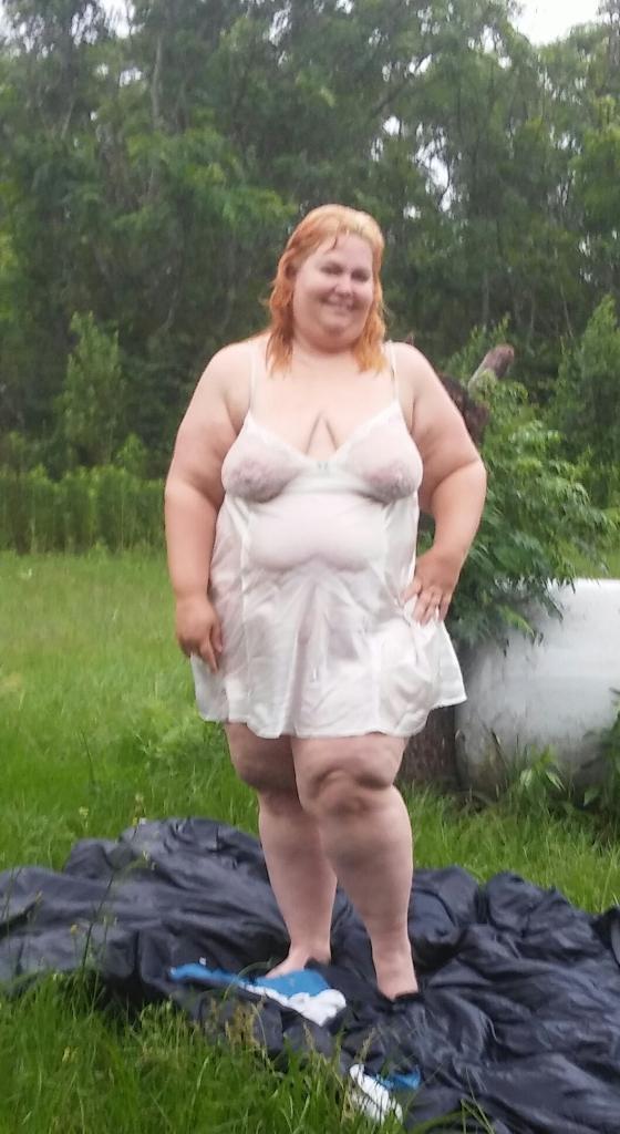 the1andonlyppleasure:  Angela playing in the rain in geogia. reblog if you like what