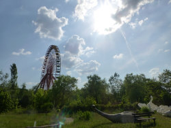 destroyed-and-abandoned:  Spree Park in Berlin