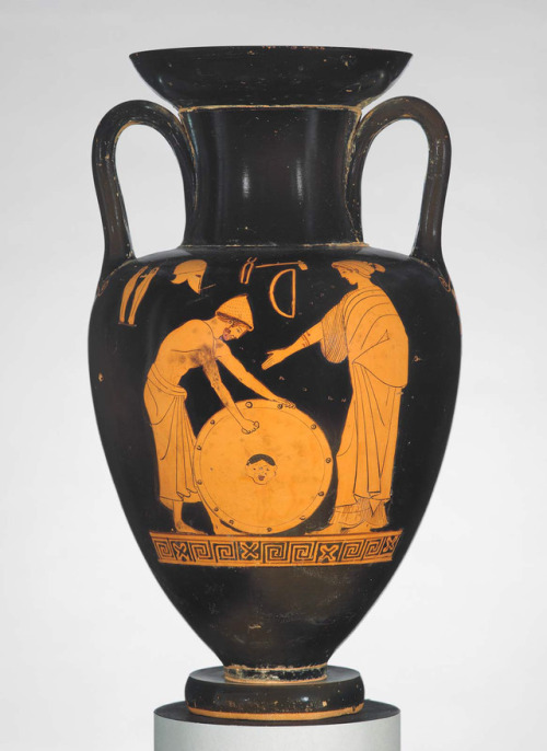 thecrankyprofessor: didoofcarthage: Red-figure amphora with Hephaestus polishing the shield of Achil