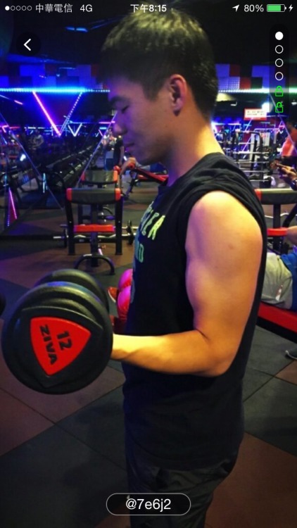 cfklverst:  spa3614:  teddy1069:  domain11321:  higoodgayman:  蠻喜歡的 屌也喜歡 有一種東南亞風格的男孩子 有一點史丹利的樣子 喜歡這樣