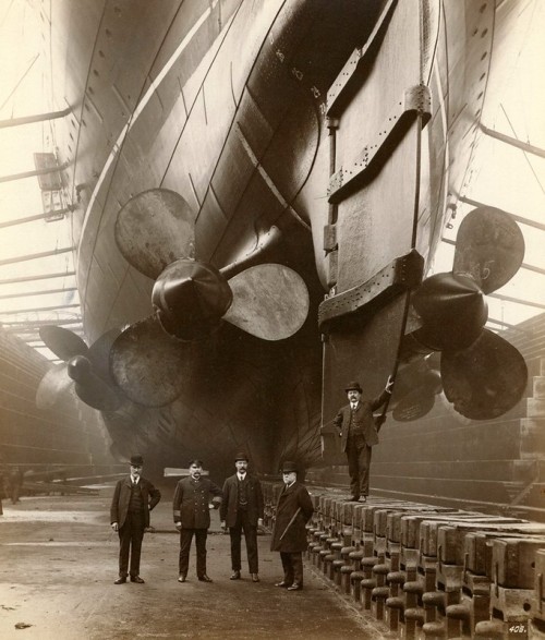 John Currie - Mauretania, this photograph is taken in Canada Dock in Liverpool, 1909