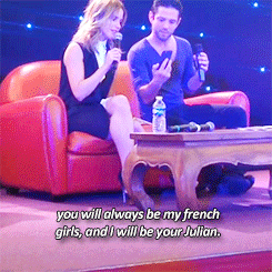 oneetreehiill-deactivated201506:Sophia Bush reading out a letter from Austin Nichols for the fans at