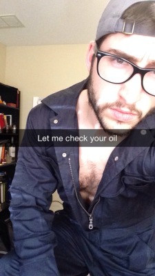 draggedqueens:  theancientcistern:  sir-hathaway:  socialjusticebloger:  I found a mechanic uniform  you can check my oil anyday.  Holy shit  If by oil you mean my butt then yes you can check it