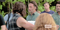 reedusgif:  Andy & Norm 6×10 behind