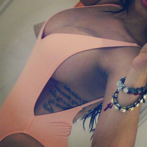 lemme-holla-at-you:   http://lemme-holla-at-you.tumblr.com/  