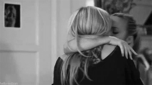 kissingeverysinglenight:  black & white, couples blog
