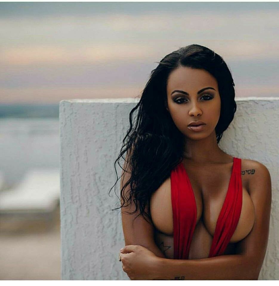 bigpapij9:Redbone Beauties…