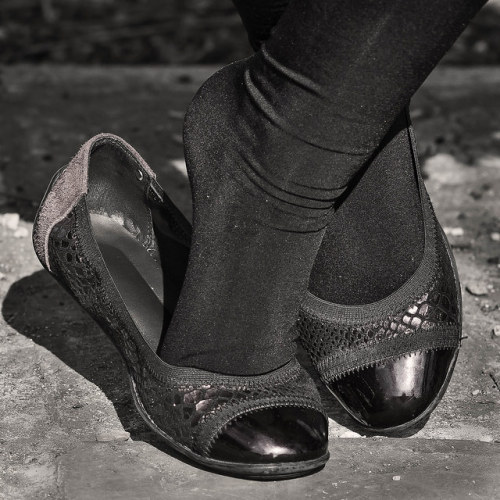 Shoes by tatzlum.photo on Flickr.