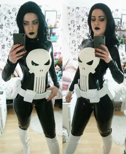 purplemuffinz:Sometimes you need latex Punisher to kick Monday blues away 💪💀 What’s your comback mechanism for Mondays?