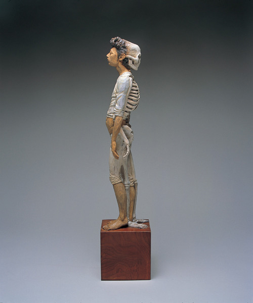  Artist & Sculptor: Yoshitoshi Kanemaki Paint on Campher Wood, Media Sculpture      空的時刻 勿忘死亡 H122 x W27 x D23 cm 楠木上色 2013  PreviousNext2/22     2011 